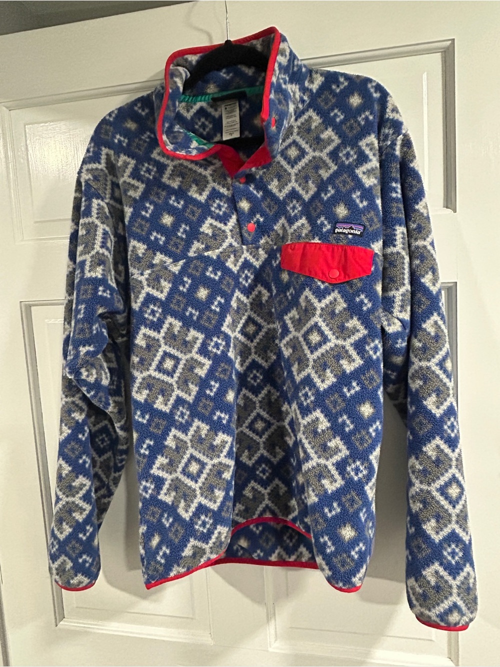 Patagonia Blue and Cream Patterned Fleece with Red Trim